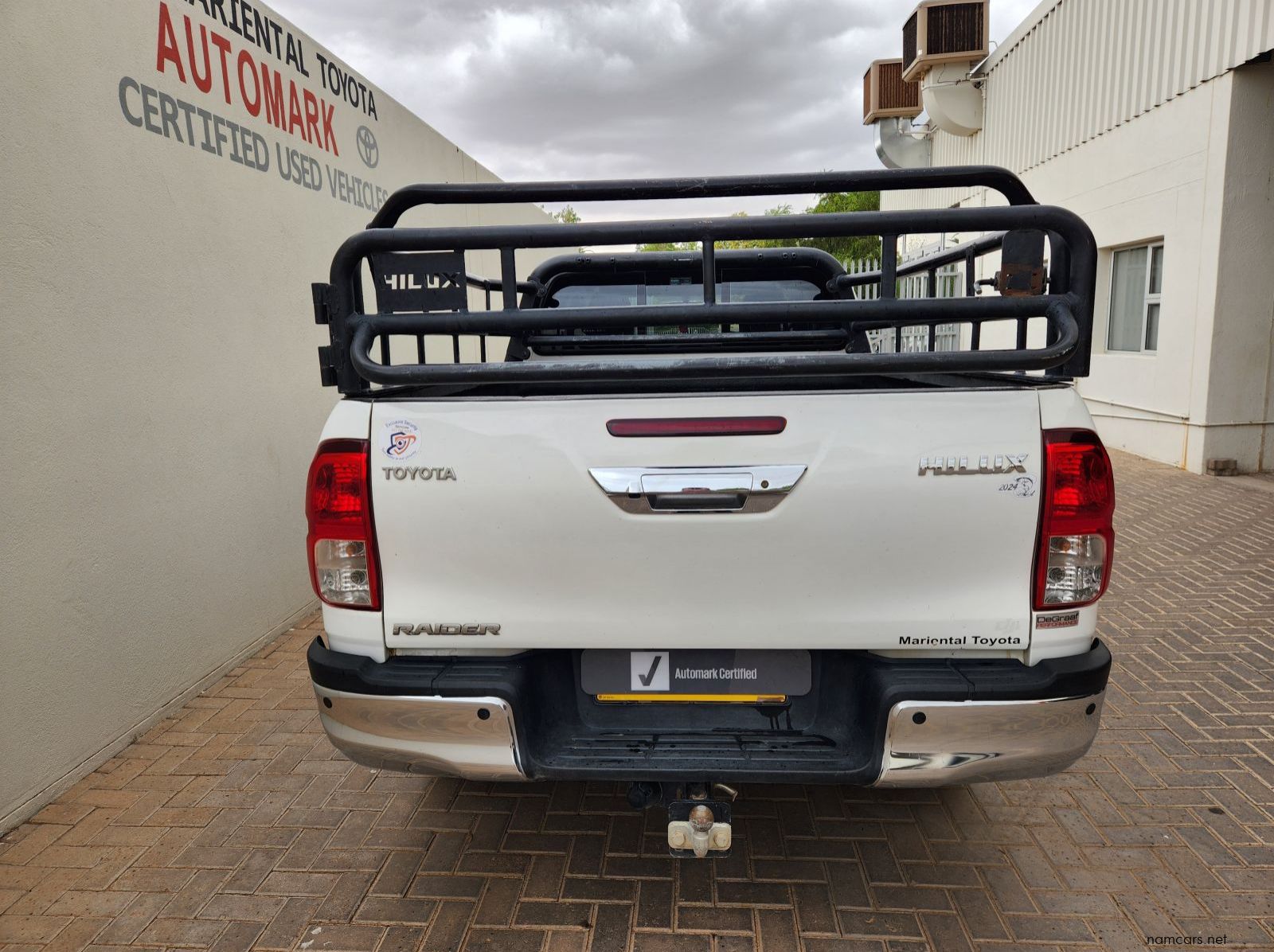 2023 Toyota Hilux XC 2.4GD6 4X2 Raider MT pictures