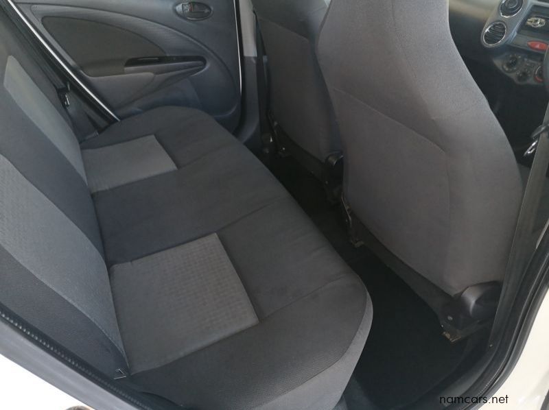 2012 Toyota Etios HB 1.5P Xs 5MT pictures