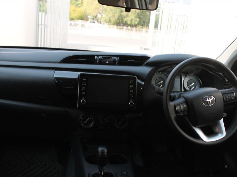 2023 Toyota Hilux DC 2.4GD6 4x2 Raider AT pictures