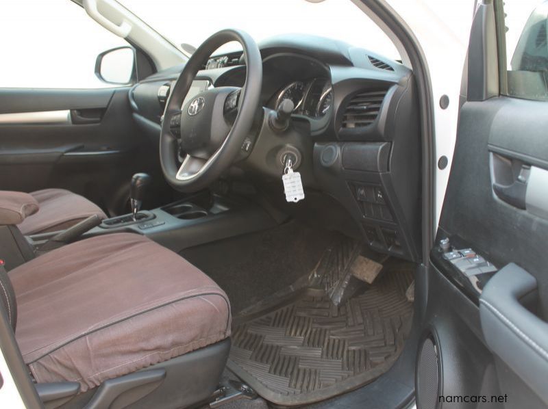 2023 Toyota Hilux DC 2.4GD6 4x2 Raider AT pictures