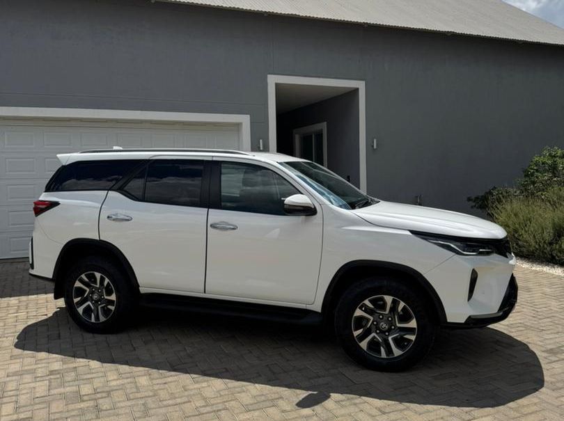 2023 Toyota Fortuner 2.4GD6 4x4 AT pictures