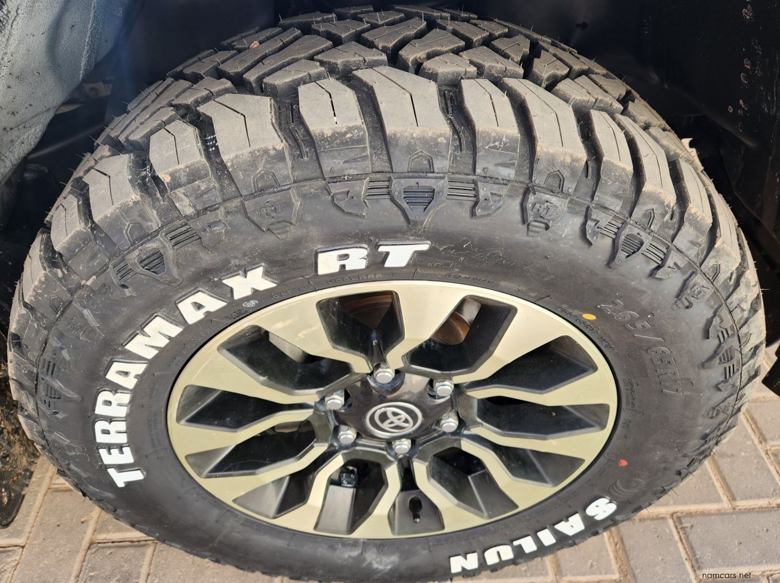 2023 Toyota Hilux DC 2.8GD6 4x4 GR-S AT pictures