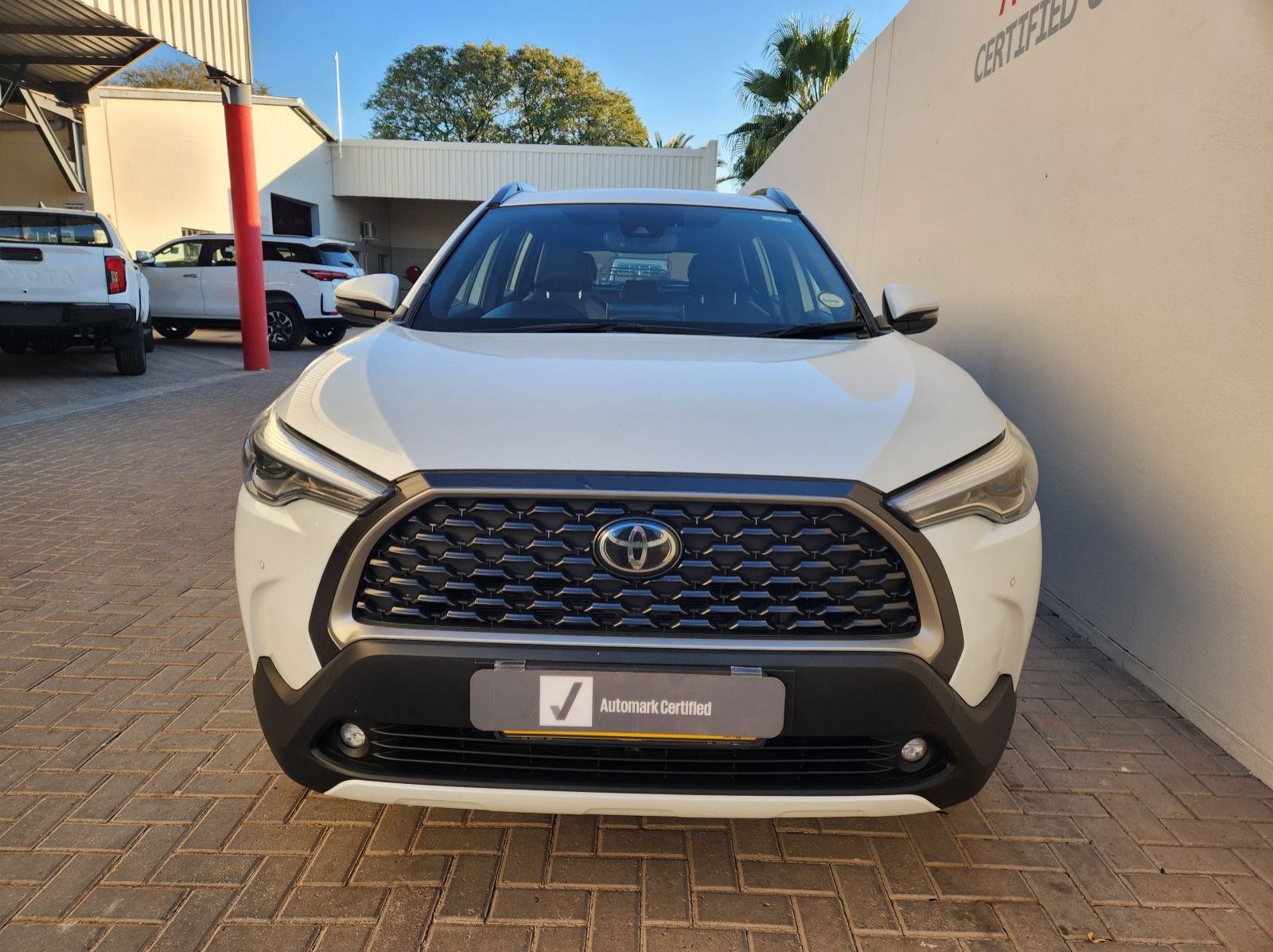 2023 Toyota Corolla Cross 1.8 XR CVT pictures