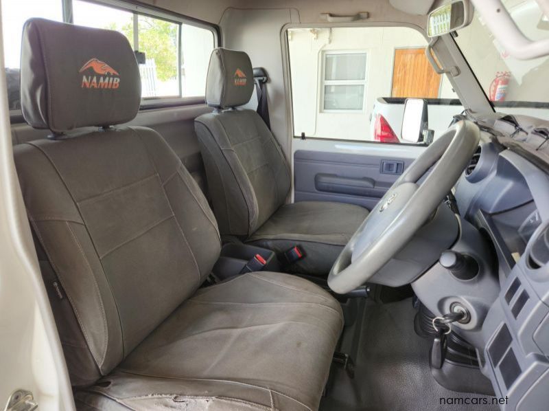 2022 Toyota Land Cruiser SC 4.0 Petrol V6 pictures