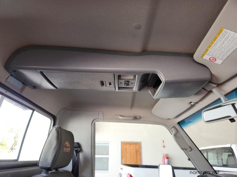 2022 Toyota Land Cruiser SC 4.0 Petrol V6 pictures