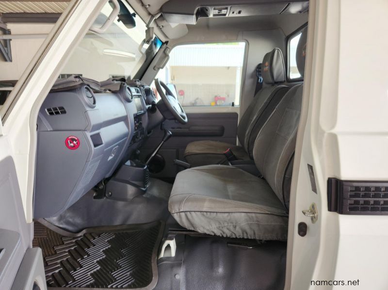 2022 Toyota Land Cruiser SC 4.0 Petrol V6 pictures