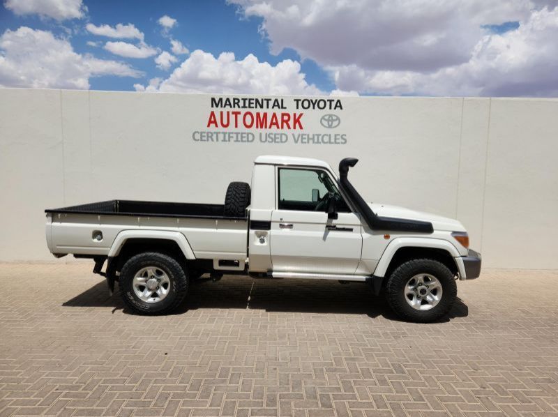 2022 Toyota Land Cruiser SC 4.0 Petrol V6 pictures