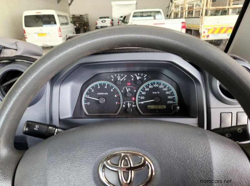 2022 Toyota Land Cruiser SC 4.0 Petrol V6 pictures