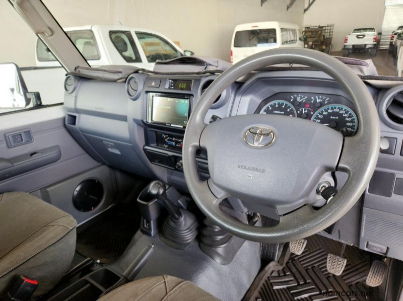 2022 Toyota Land Cruiser SC 4.0 Petrol V6 pictures