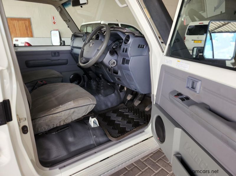 2022 Toyota Land Cruiser SC 4.0 Petrol V6 pictures