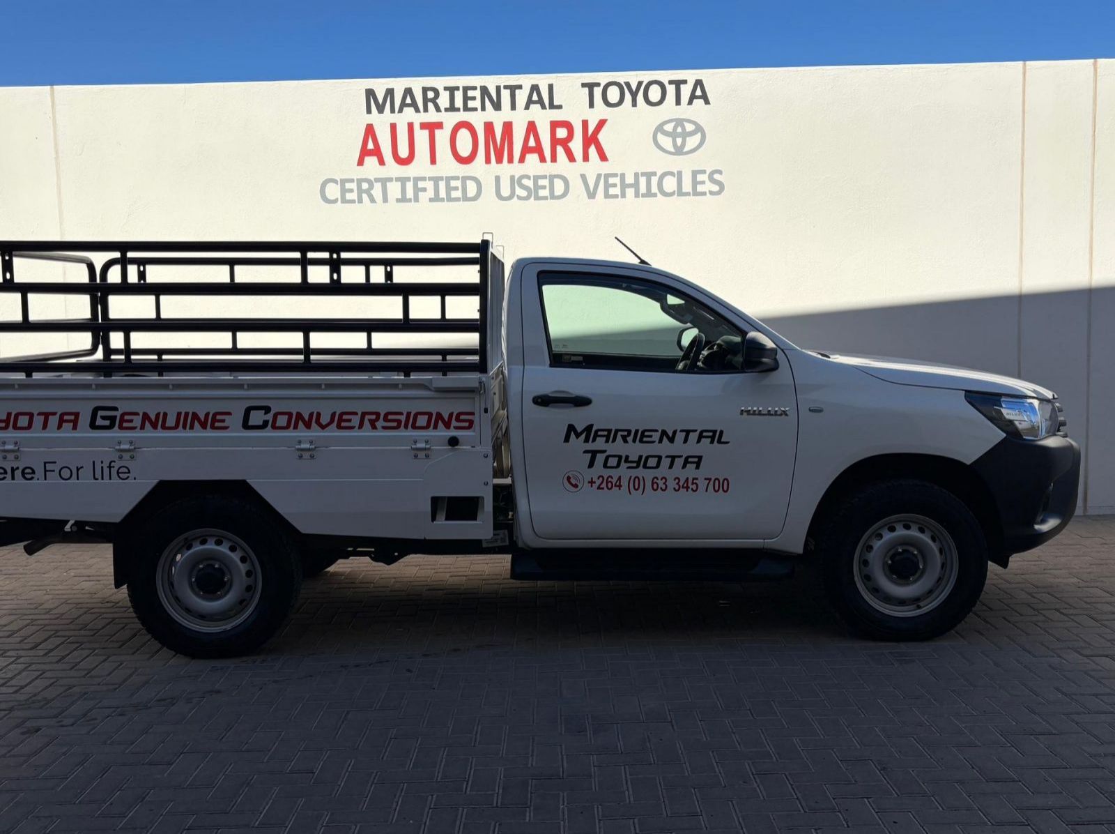 2026 Toyota Hilux SC 2.4GD6 4x4 Flat Deck 6MT pictures