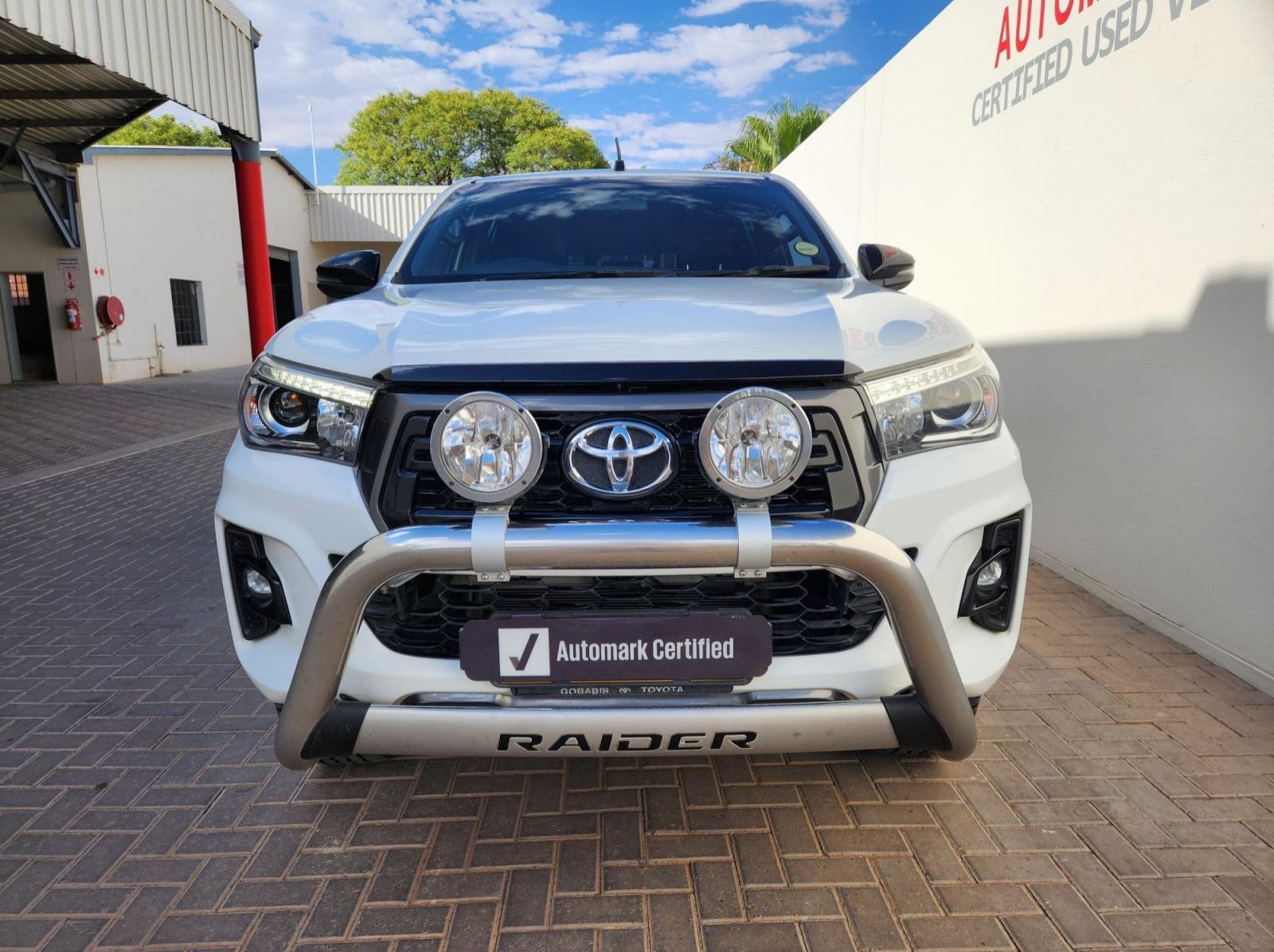 2018 Toyota Hilux DC 4.0 V6 4x4 Dakar AT pictures