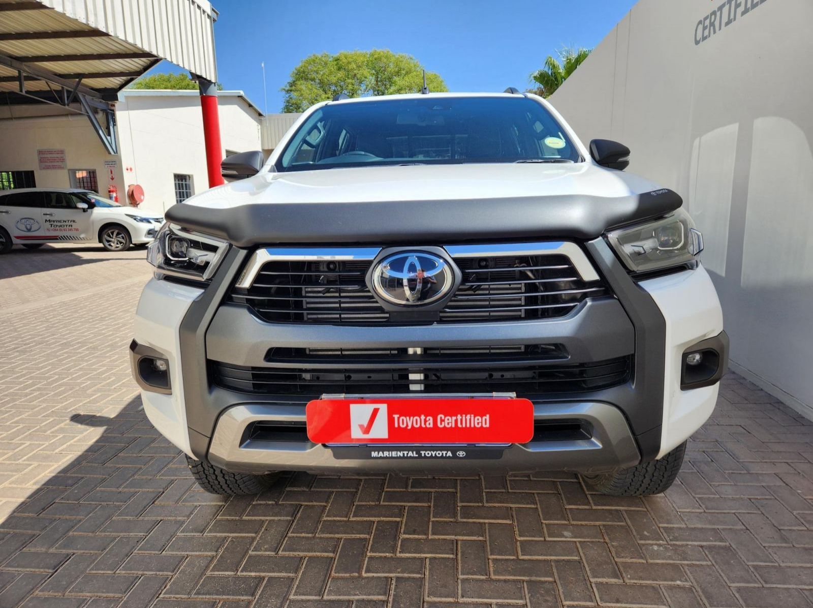 2024 Toyota Hilux DC 2.8GD6 4x2 Legend AT 48V pictures