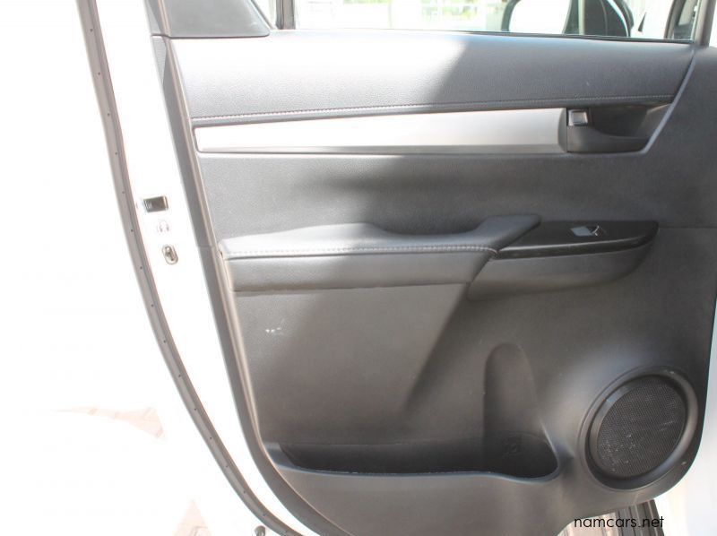 2019 Toyota 2019 Hilux DC 2.4GD6 4x4 SRX AT pictures