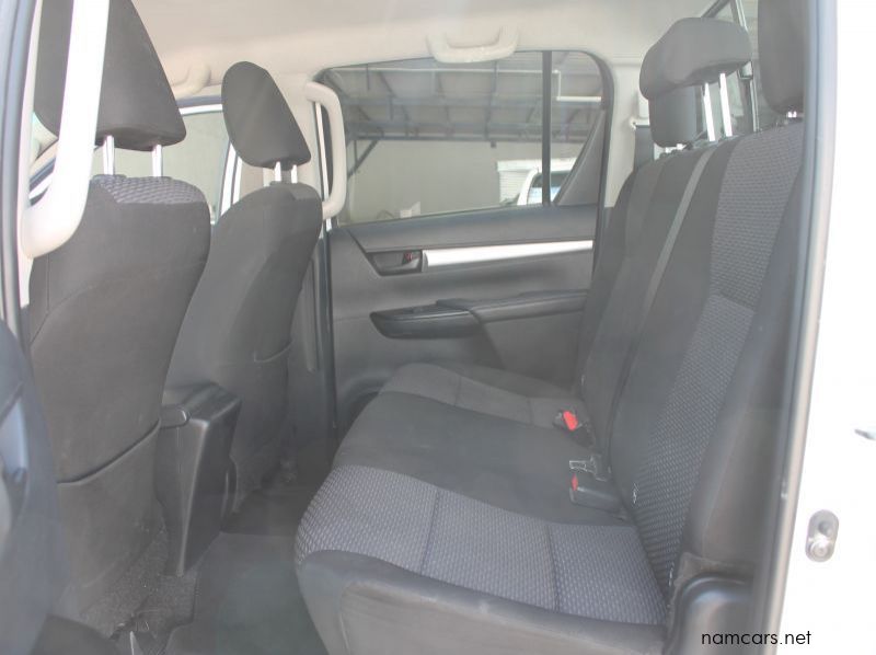 2019 Toyota 2019 Hilux DC 2.4GD6 4x4 SRX AT pictures