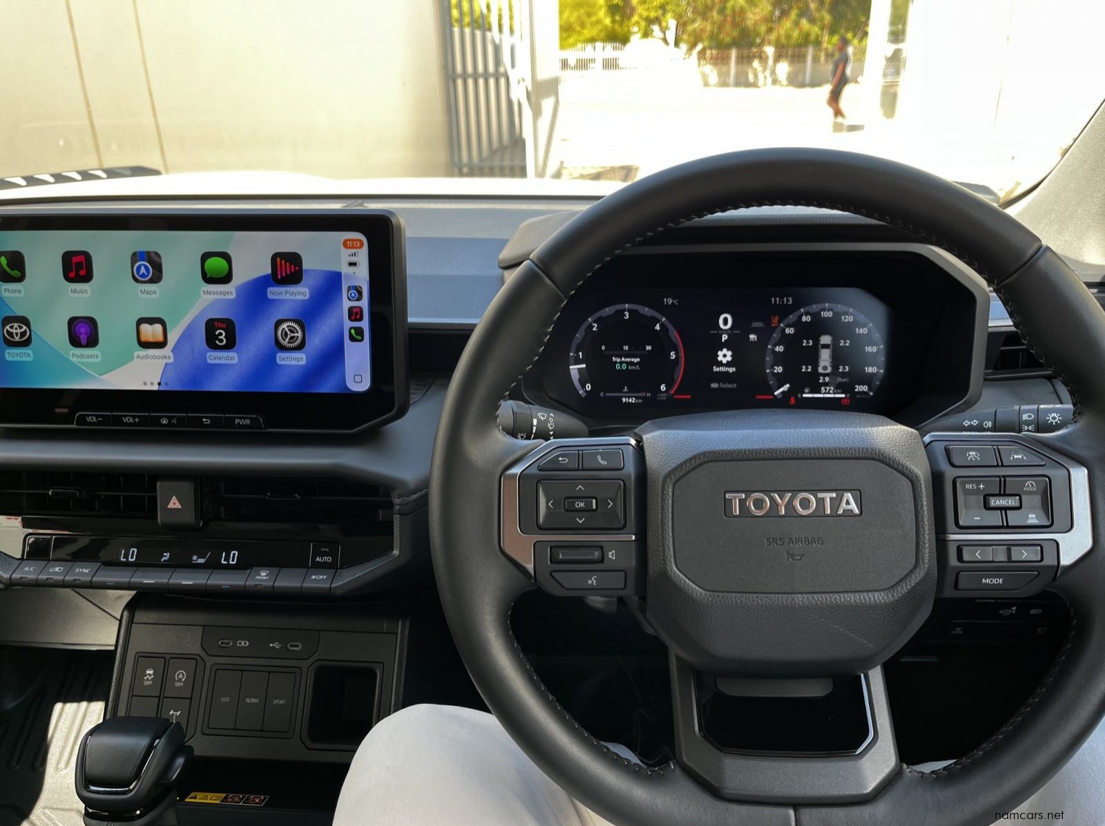 2026 Toyota HILUX DC LEGEND AT RB pictures
