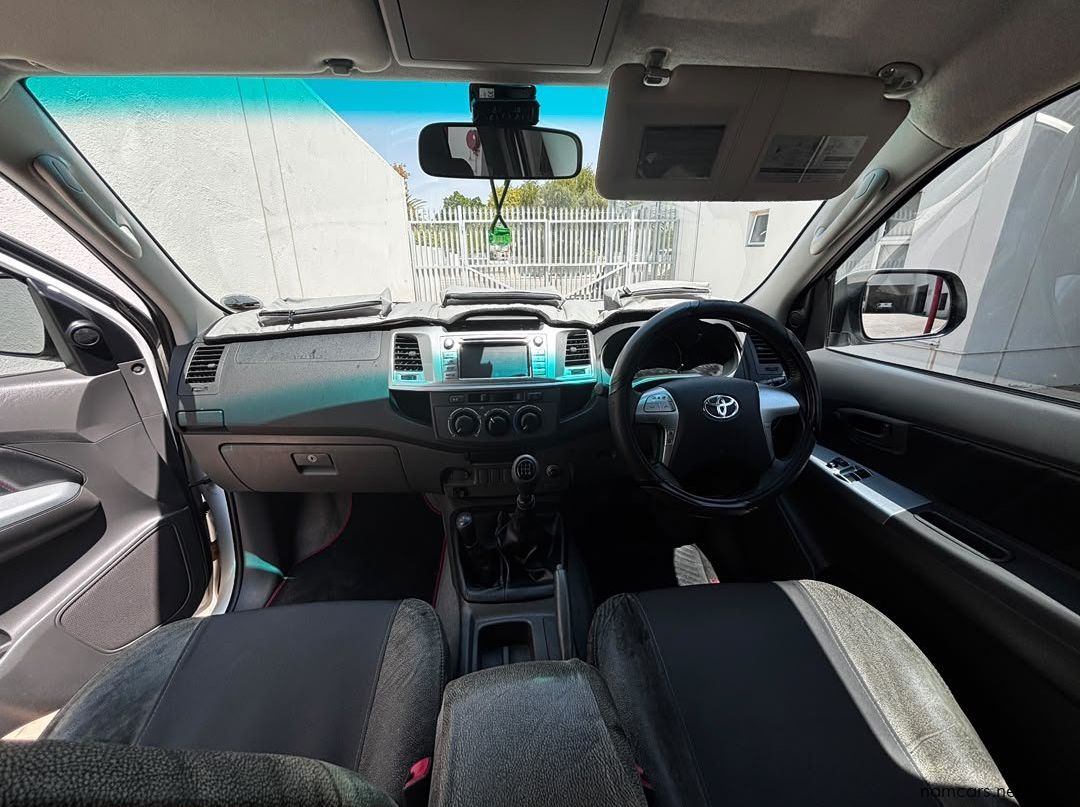 2013 Toyota Hilux Extra Cab XC 3.0 D-4D 4X4 DAKAR pictures