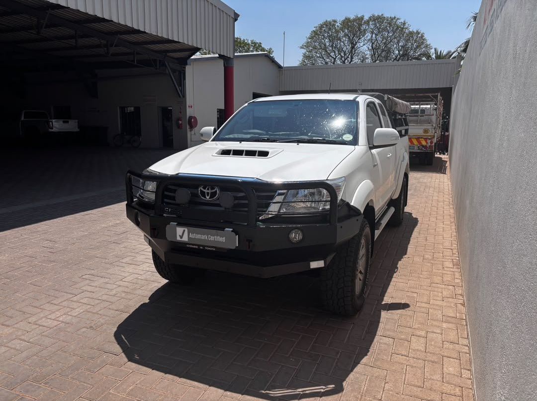 2013 Toyota Hilux Extra Cab XC 3.0 D-4D 4X4 DAKAR pictures