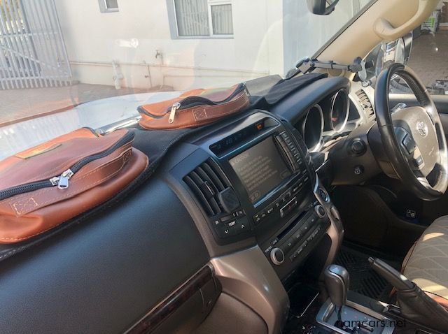 2008 Toyota LAND CRUISER 200 VX 4.5D pictures