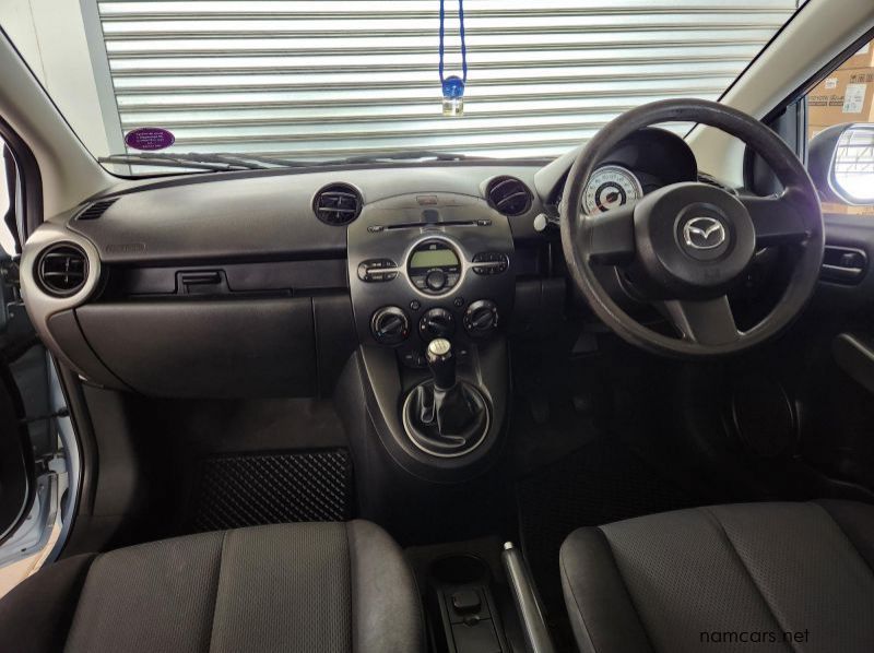 2011 Mazda 2 1.3 Active pictures