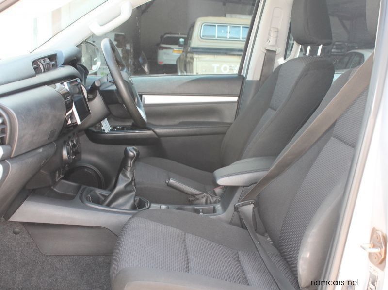 2019 Toyota Hilux DC 2.4GD6 4x4 SRX MT pictures