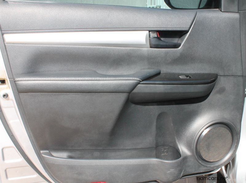 2019 Toyota Hilux DC 2.4GD6 4x4 SRX MT pictures