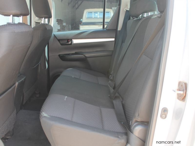 2019 Toyota Hilux DC 2.4GD6 4x4 SRX MT pictures