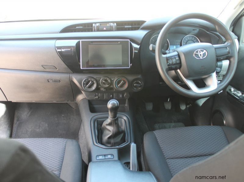 2019 Toyota Hilux DC 2.4GD6 4x4 SRX MT pictures