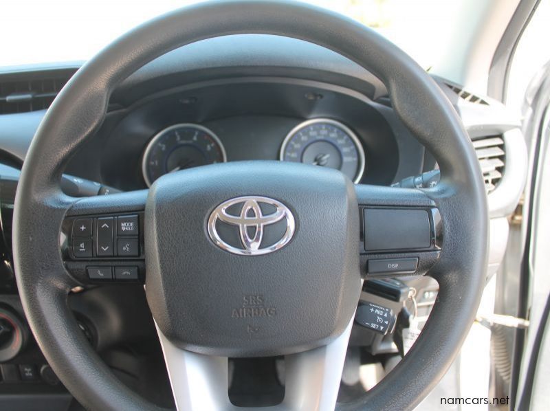 2019 Toyota Hilux DC 2.4GD6 4x4 SRX MT pictures