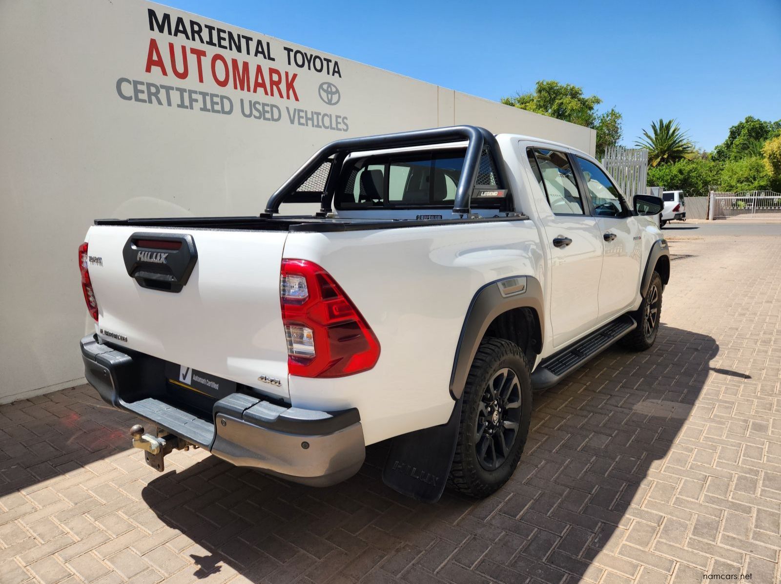 2022 Toyota Hilux DC 2.8GD6 4x4 Legend Automatic pictures