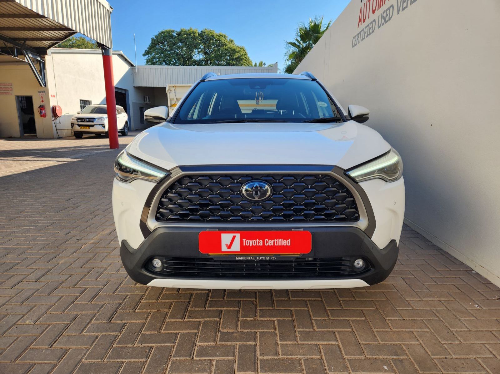 2023 Toyota Corolla Cross 1.8 XR CVT pictures