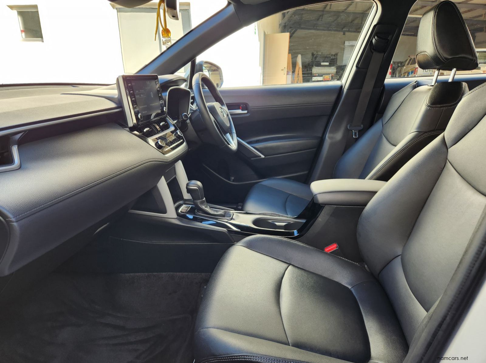 2023 Toyota Corolla Cross 1.8 XR CVT pictures
