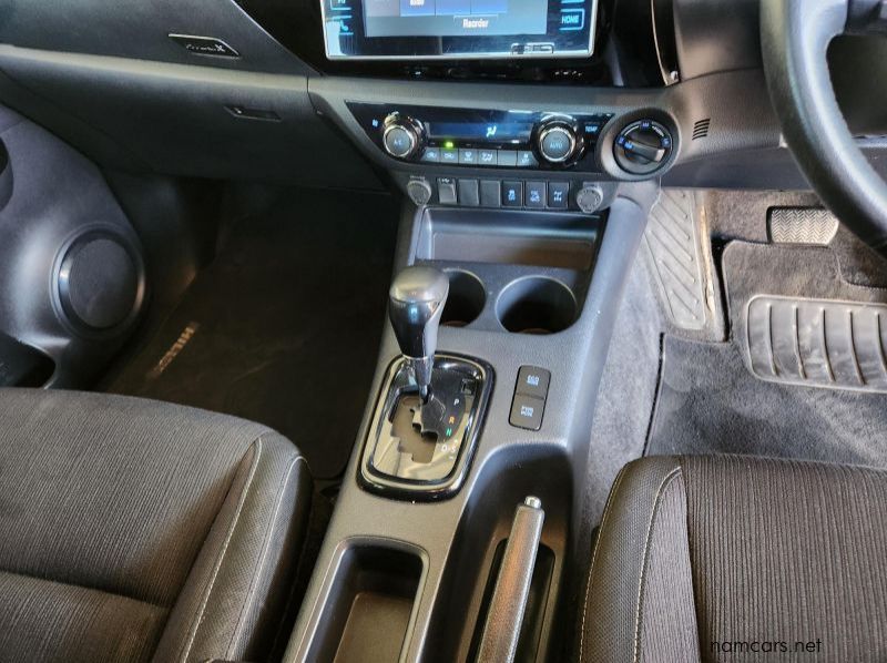 2019 Toyota Hilux DC 2.8GD6 4x4 Raider AT pictures