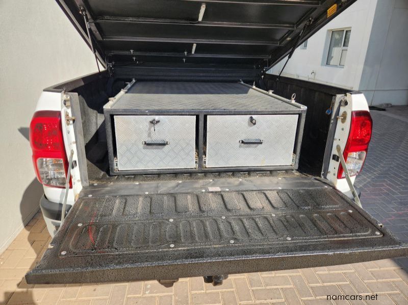 2019 Toyota Hilux DC 2.8GD6 4x4 Raider AT pictures