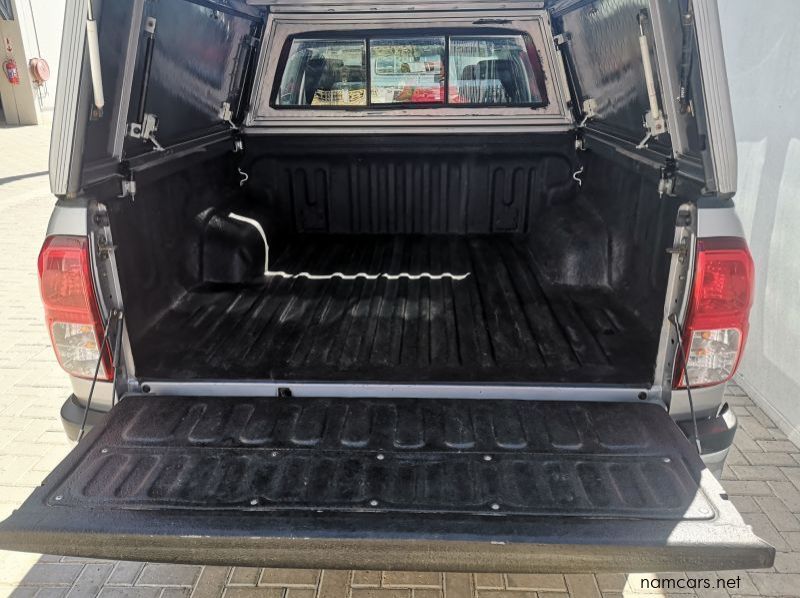 2016 Toyota HILUX DC 2.8 4X4 M/T pictures