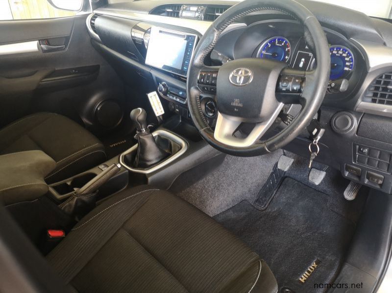 2016 Toyota HILUX DC 2.8 4X4 M/T pictures