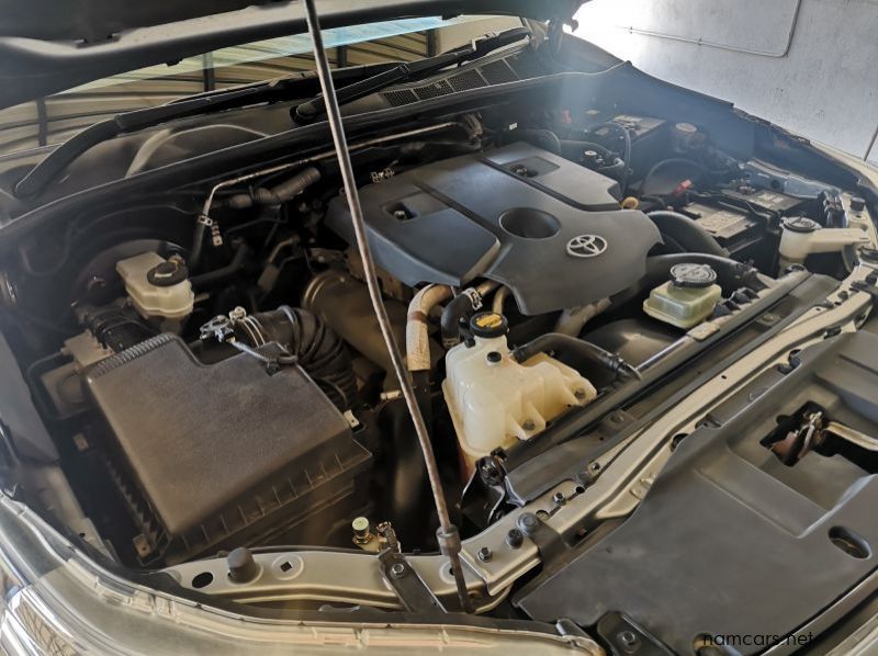 2016 Toyota HILUX DC 2.8 4X4 M/T pictures