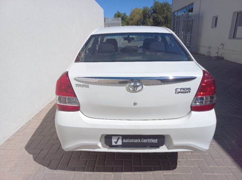 2018 Toyota Etios Sprint 1.5 Sedan pictures