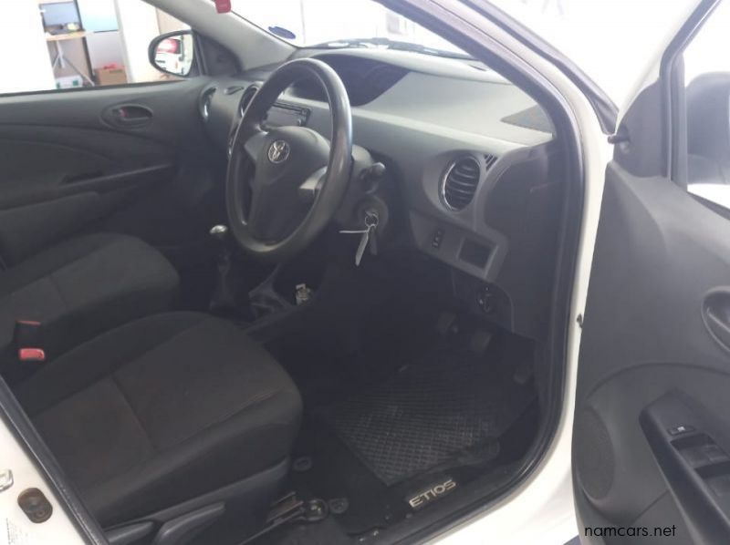 2018 Toyota Etios Sprint 1.5 Sedan pictures