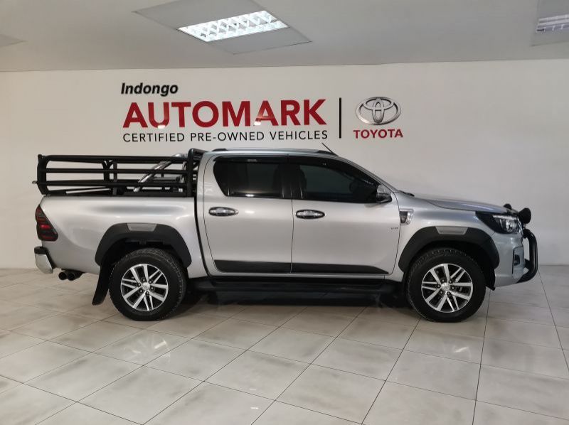 2017 Toyota Hilux 4.0 V6 Raider 4x4 A/t P/u D/c pictures