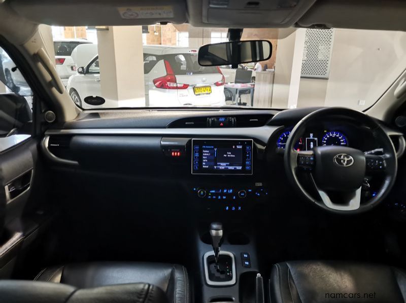 2017 Toyota Hilux 4.0 V6 Raider 4x4 A/t P/u D/c pictures