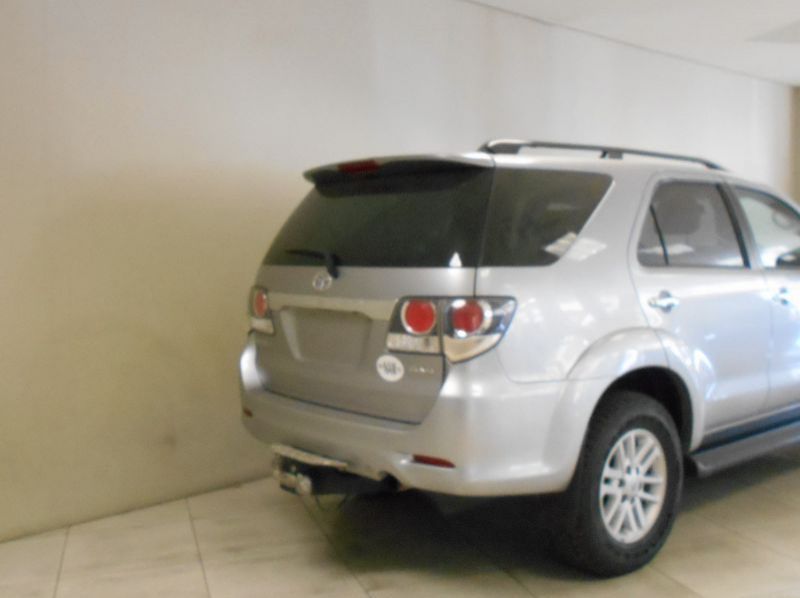 2015 Toyota FORTUNER 3.0 pictures