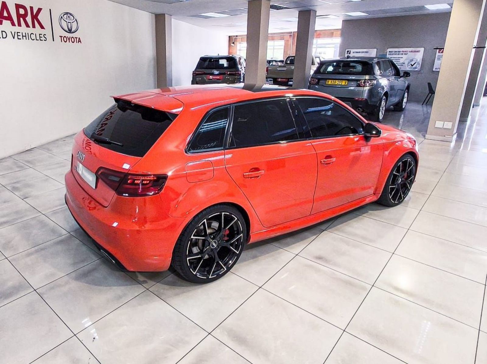 0 Audi Rs3 Sportback Stronic pictures