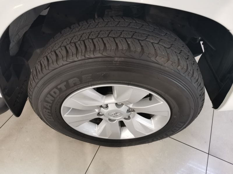 2024 Toyota Hilux Single Cab SC 2.7 VVTi RB S 5MT (A1A) pictures