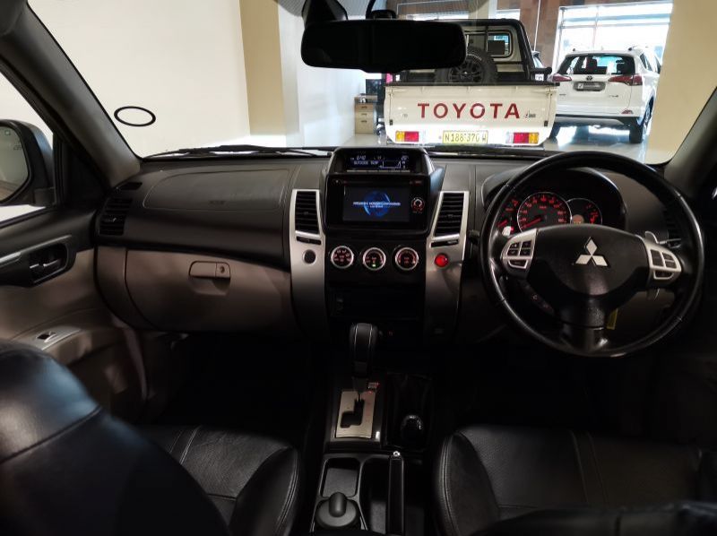 2015 Mitsubishi Pajero Sport 2.5d 4x4 A/t pictures