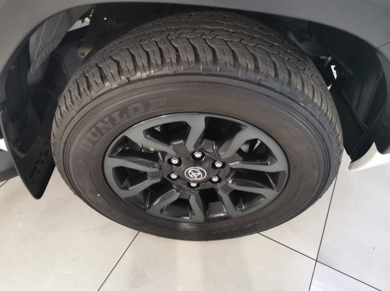 2023 Toyota Hilux Double Cab Hilux 2.8 GD6 RB LGD 6MT (A2J) pictures