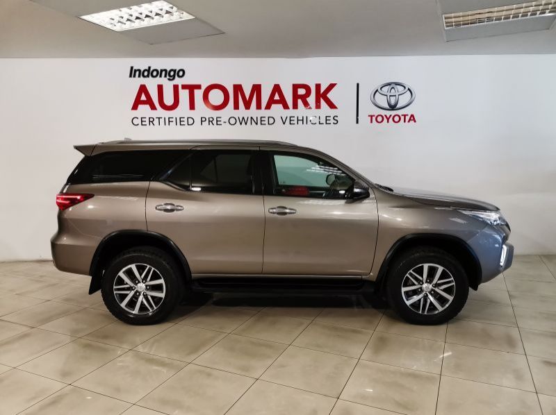 2017 Toyota Fortuner 2.8gd-6 R/b A/t pictures