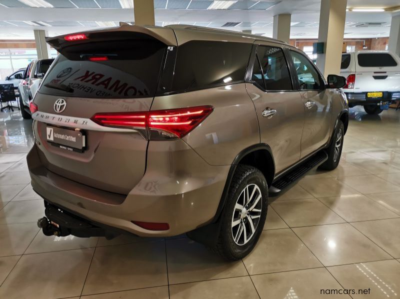 2017 Toyota Fortuner 2.8gd-6 R/b A/t pictures