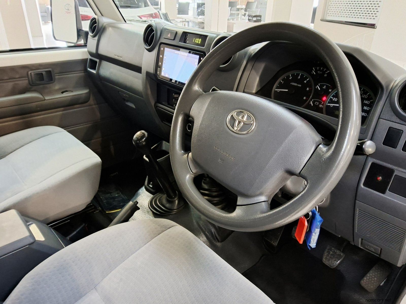 2023 Toyota LANDCRUISER 79 4.2d P/U D/C pictures
