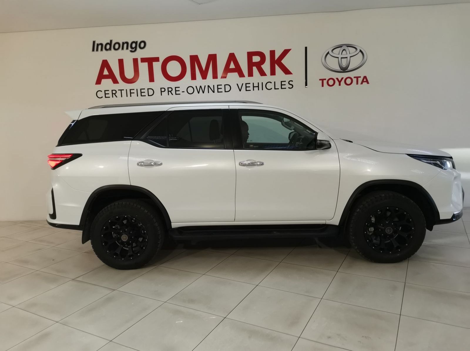 2023 Toyota Fortuner 2.4gd-6 4x4 A/t pictures